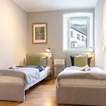 Haus Am Nürburgring I 4 Schlafzimmer Für 1-10 Personen I Tv-lounge I Küche I Garten I Grillplatz Apartamento