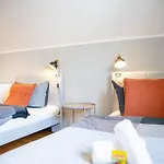 Haus Am Nürburgring I 4 Schlafzimmer Für 1-10 Personen I Tv-lounge I Küche I Garten I Grillplatz *