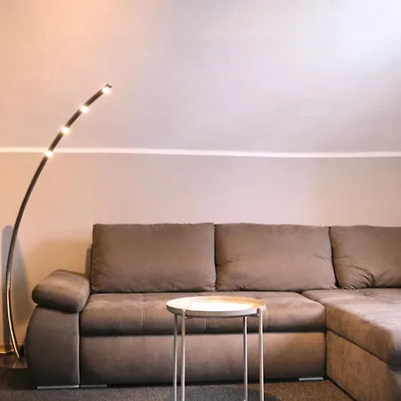 Haus Nuerburgring I 4 Schlafzimmer Fuer 1-10 Personen I Kueche I Garten I Grillplatz Апартаменты *