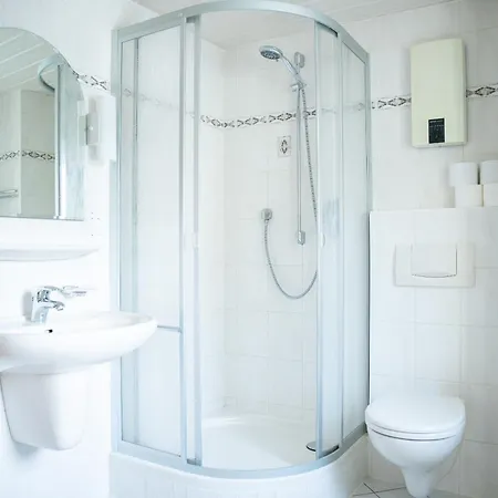 Apartamento Haus Am Nürburgring I 4 Schlafzimmer Für 1-10 Personen I Tv-lounge I Küche I Garten I Grillplatz *