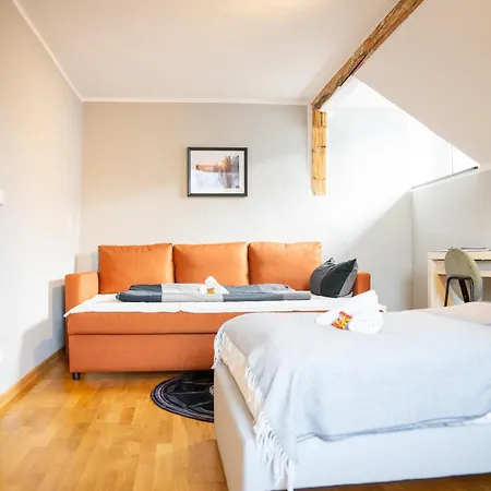 Apartamento Haus Am Nürburgring I 4 Schlafzimmer Für 1-10 Personen I Tv-lounge I Küche I Garten I Grillplatz Herresbach