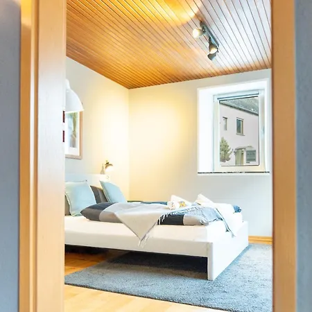 Apartamento Haus Am Nürburgring I 4 Schlafzimmer Für 1-10 Personen I Tv-lounge I Küche I Garten I Grillplatz