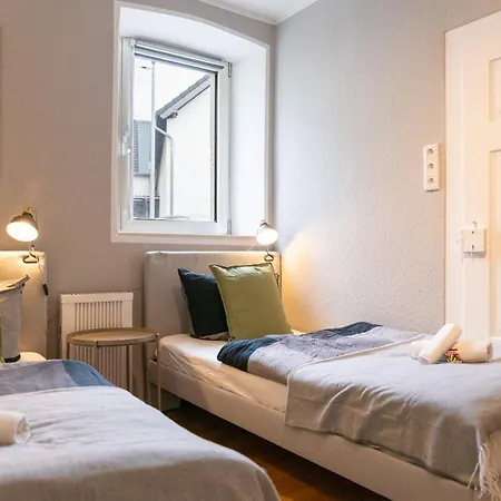 Apartamento Haus Am Nürburgring I 4 Schlafzimmer Für 1-10 Personen I Tv-lounge I Küche I Garten I Grillplatz *