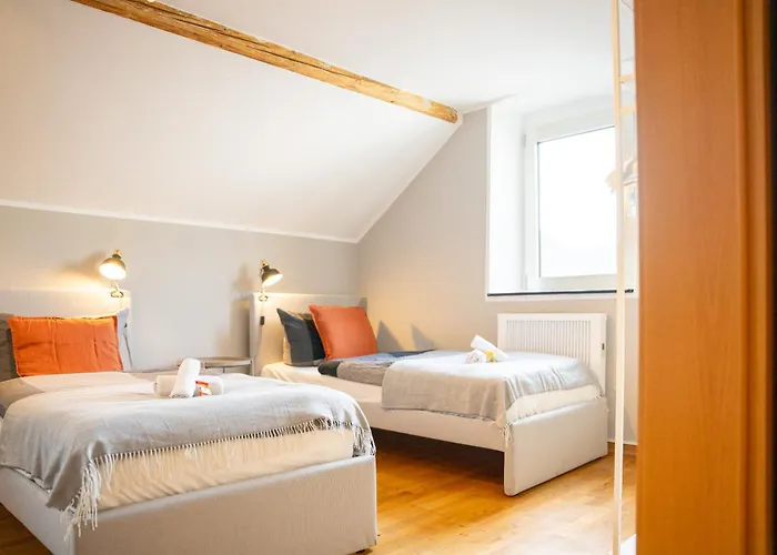 Apartamento Haus Am Nürburgring I 4 Schlafzimmer Für 1-10 Personen I Tv-lounge I Küche I Garten I Grillplatz