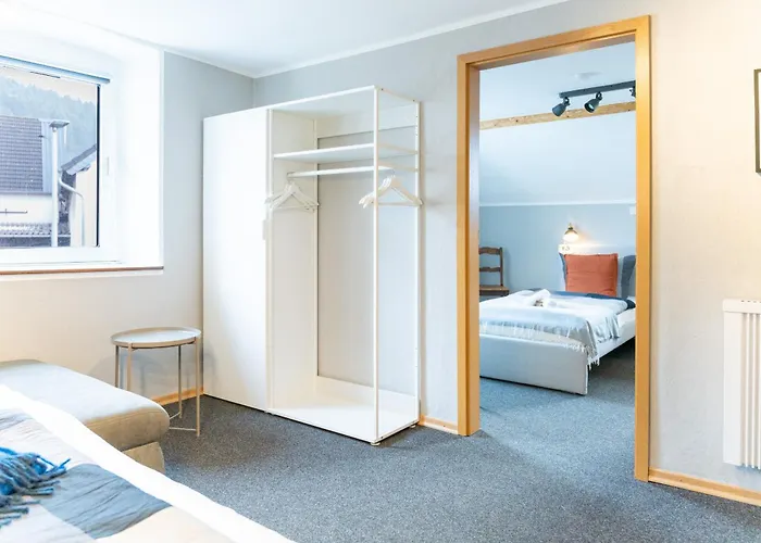 Haus Am Nürburgring I 4 Schlafzimmer Für 1-10 Personen I Tv-lounge I Küche I Garten I Grillplatz *