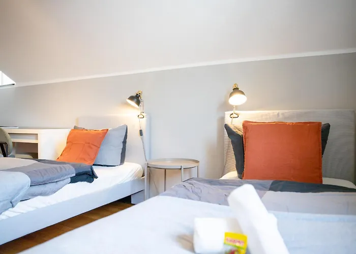 Haus Am Nürburgring I 4 Schlafzimmer Für 1-10 Personen I Tv-lounge I Küche I Garten I Grillplatz *