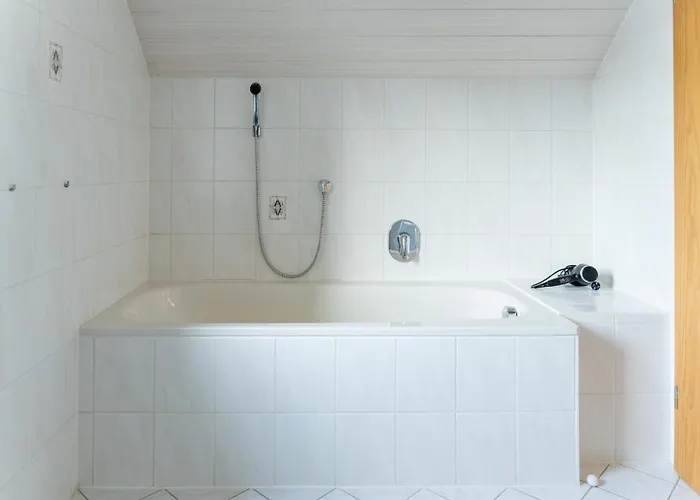 Haus Am Nürburgring I 4 Schlafzimmer Für 1-10 Personen I Tv-lounge I Küche I Garten I Grillplatz * Herresbach